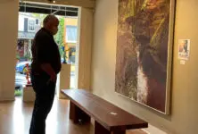 Art gallery exhibition labels